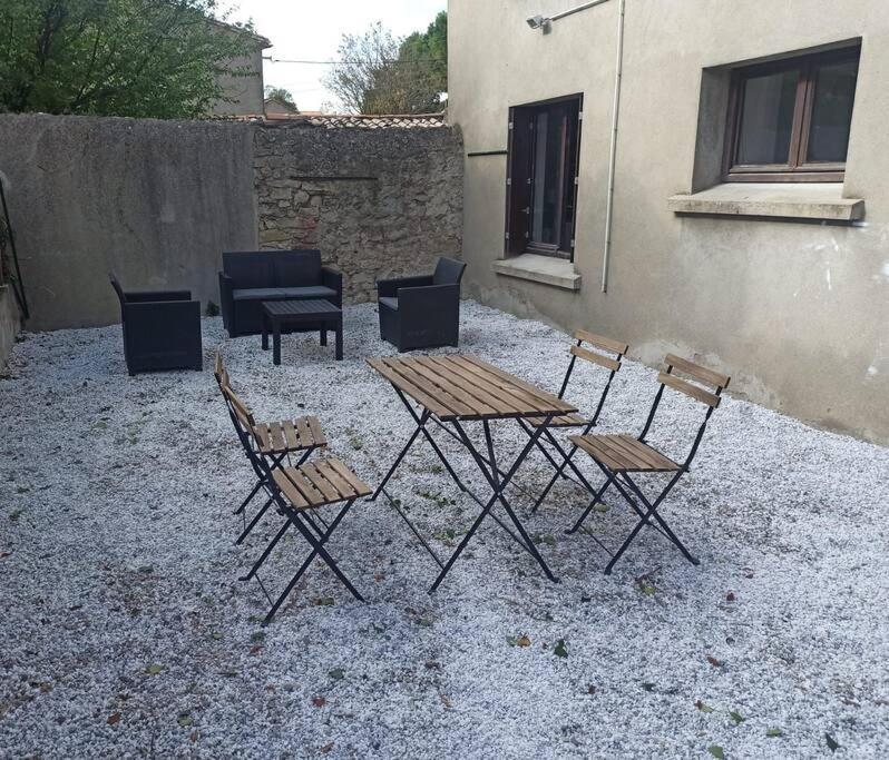 Superbe Appt Avec Cour Et Parking Gratuit A 5Min De La Cite Medievale Carcassonne Eksteriør bilde